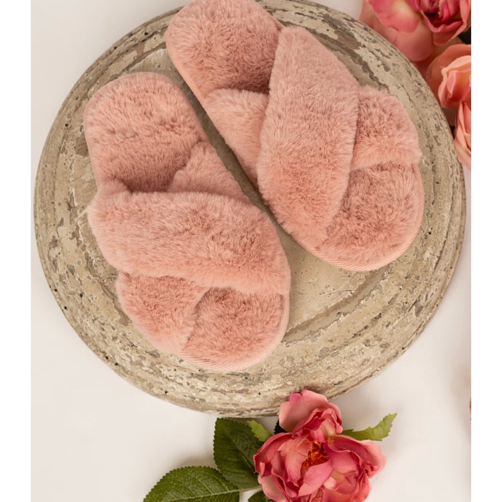 NWT Priscilla Blush Slippers Sz 3Y/4Y Big Girl